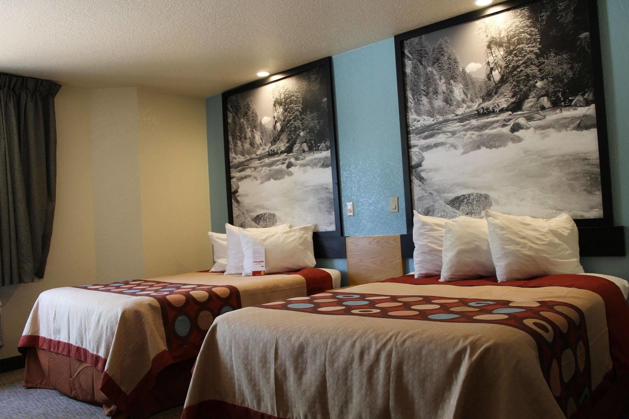 ซูเปอร์ 8 บาย วินด์แฮม โชว์ โลว์ โชว์ Hotel โชว์โลว์ ภายนอก รูปภาพ